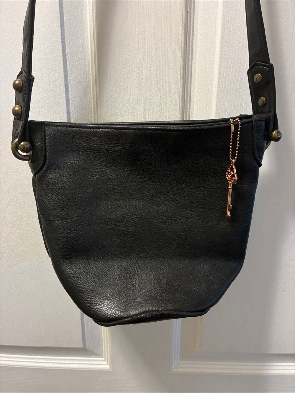 Vintage Tandem bags of Cali Black Leather Crossbody Bag w/added Key Chain